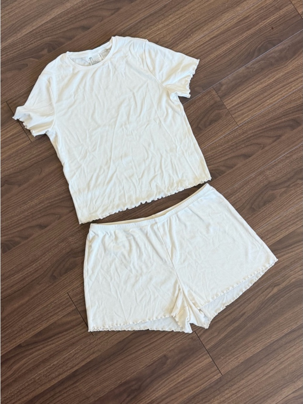 H&M Cream Short Sleeve Pajama Tee & Shorts Set